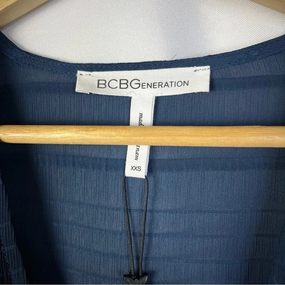 BCBGeneration Dark Navy Blue Textured Stripe Tie Front Long Sleeve XXS - Picture 4 of 4